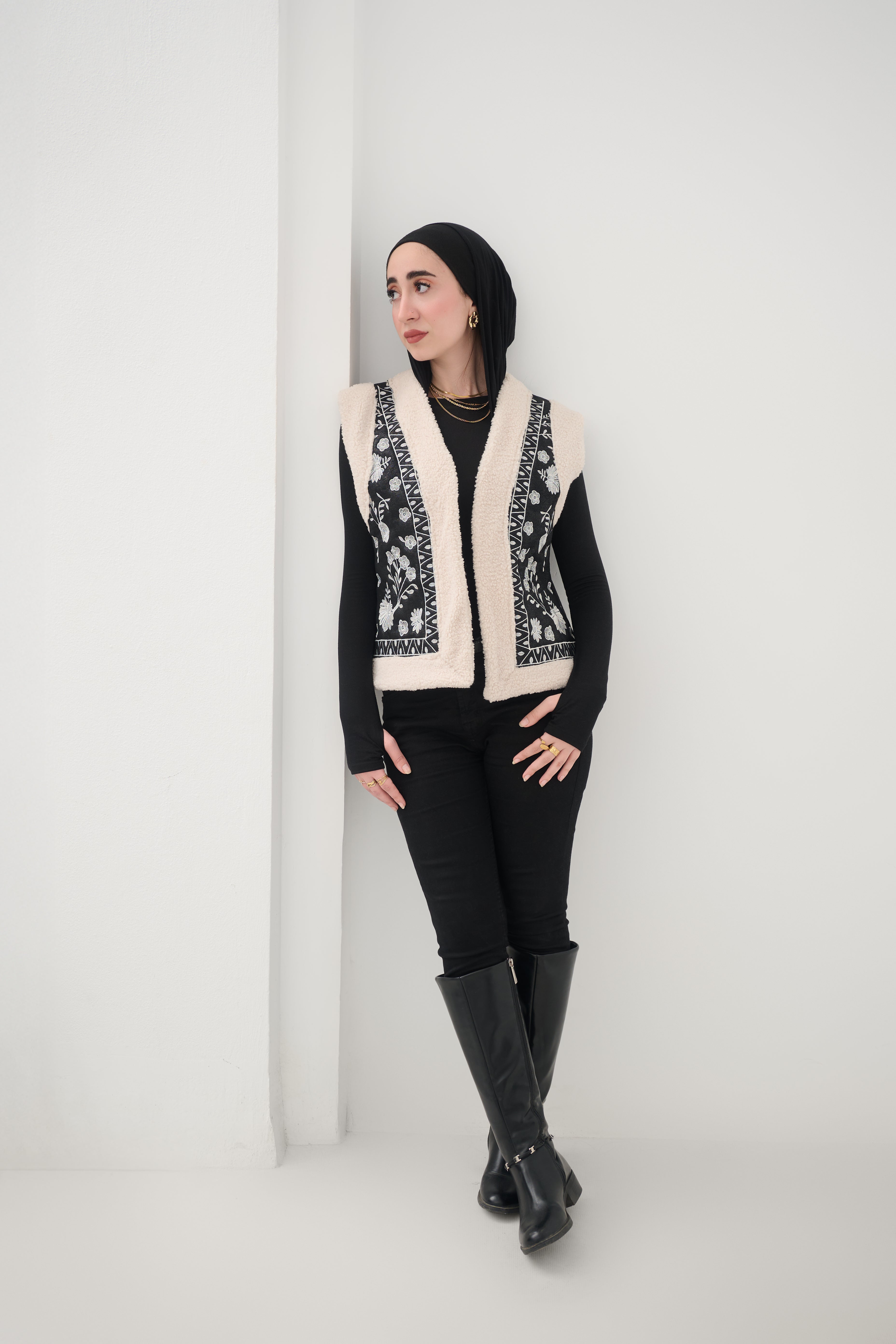 Aura Vest -  Black